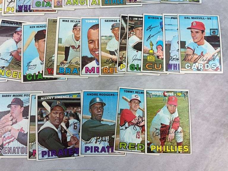 (90) 1967 Topps Baseball Cards - Mostly Commons