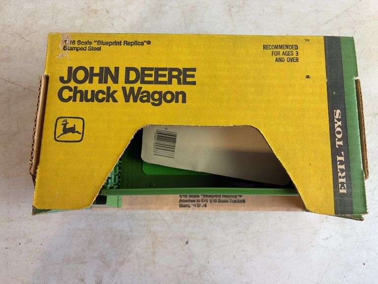 John Deere chuck wagon, stock #533 - 1/16 scale, dirty