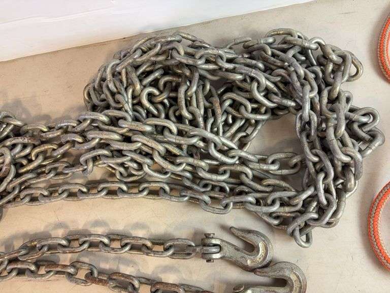 (2) heavy duty 20' chains with hooks and rope