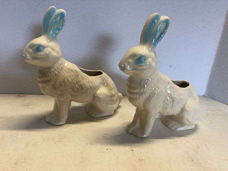 2 Rabbit Planters