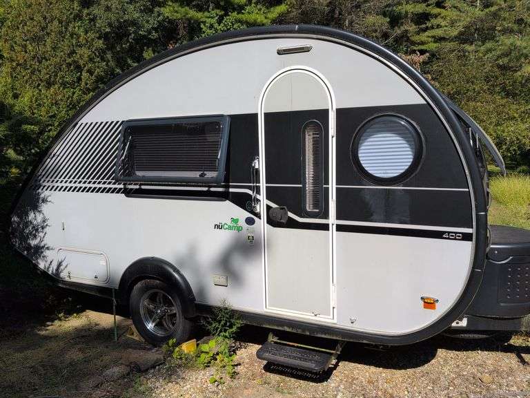 2018 NuCamp Tab 400 pull-behind camper