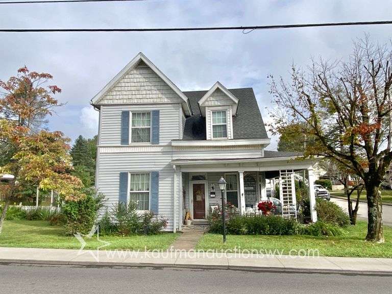 3 Bedroom Home On 2 Lots in Bridgeport, WV (Sold $126,500)