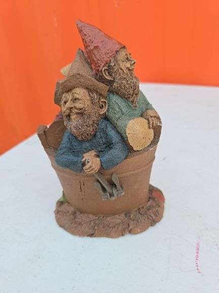 TOM CLARK 1983 BUTCH WICK AND BISCUIT FIGURINE