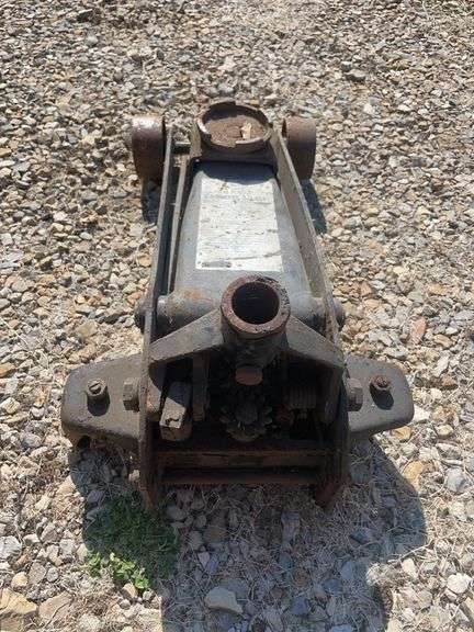 Hydraulic jack - missing handle