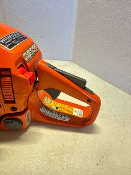 Husqvarna 435 Chainsaw ,X-Torq , (clean)w/Case