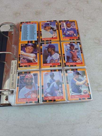 BINDER WITH BASEBALL CARDS