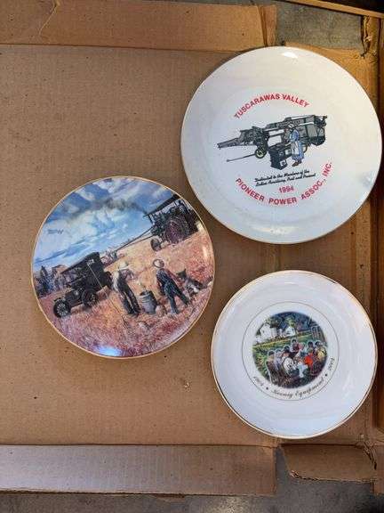 Tote of vintage items - plate, signs/pictures, and more