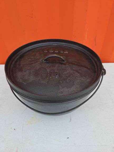 LODGE #14 CAST IRON POT WITH LID