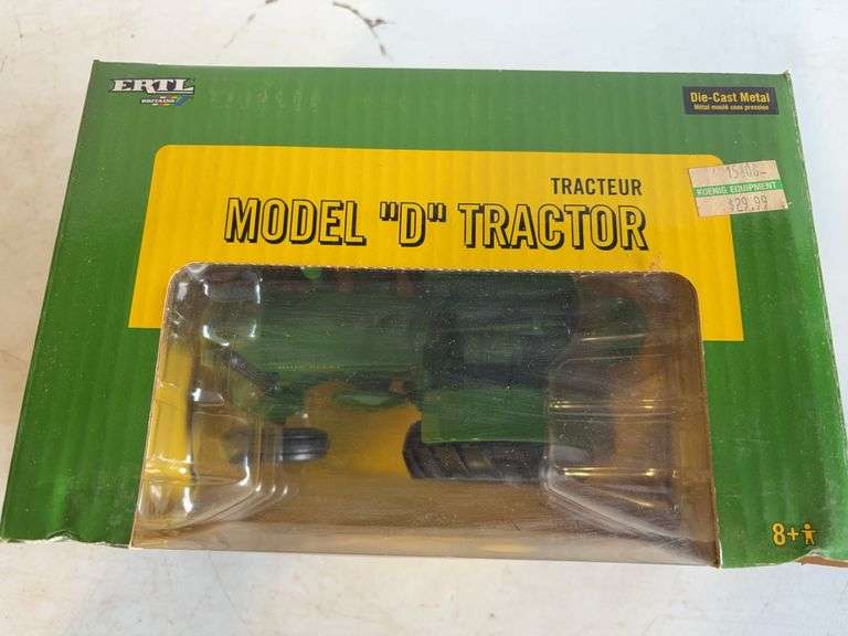 John Deere die-cast model D tractor - 1/16 scale, dirty