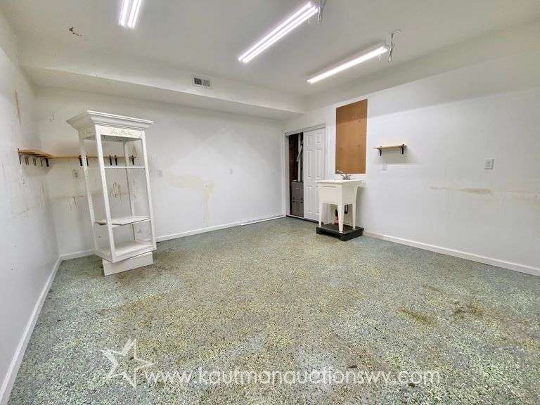 3800 Sq. Ft. Versatile Building, Commercial & Residential Opportunity (Sold $94,600)