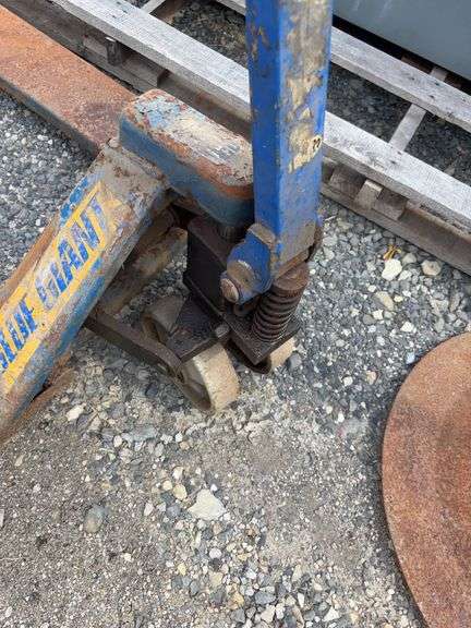 Blue Giant Fork Pallet Jack(works)