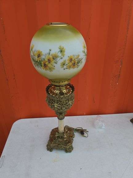 NICE ANTIQUE PARLOR LAMP WITH HAND PAINTED GLOBE