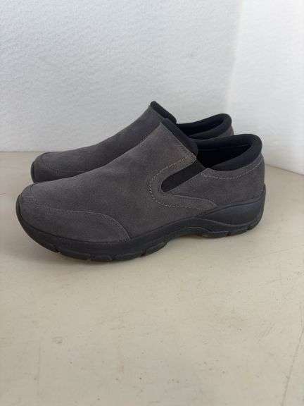 Lands End Size 9 Shoes ( new)
