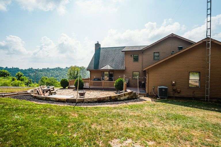 Lodge on 12 Acres with a Million Dollar View, Sold $533,500