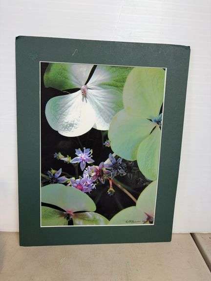 Vases with silk flowers, cups, and more