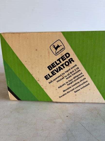 John Deere model belted elevator - 1/16 scale, dirty