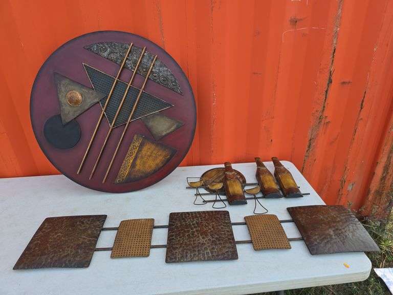 LOT OF MODERN WALL ART