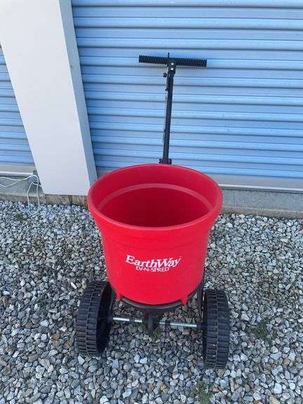 Earthway Ev-N-Spred seeder