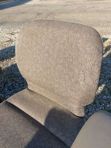 (3) office swivel chairs