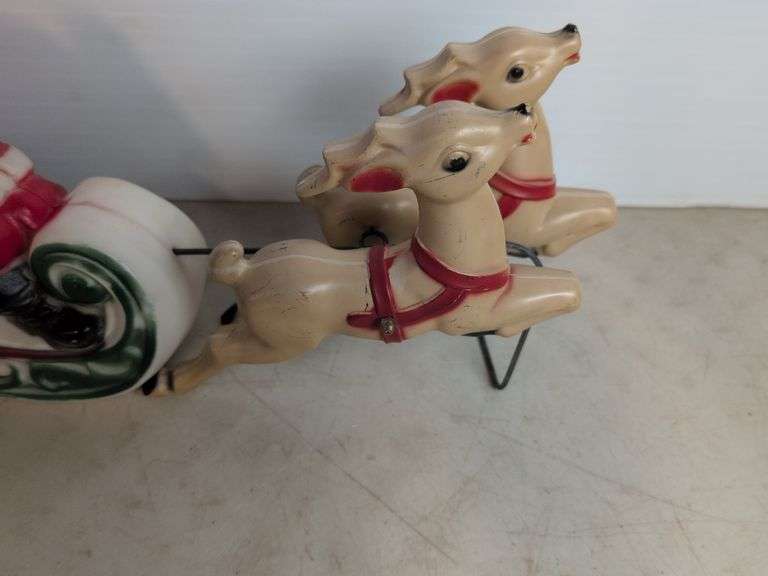 Santa sleigh and (2) reindeer blow mold - works