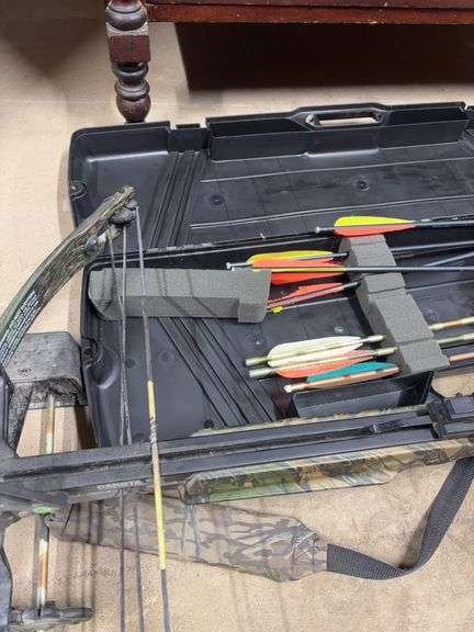 Dakota SL Crossbow & Case w/Arrows