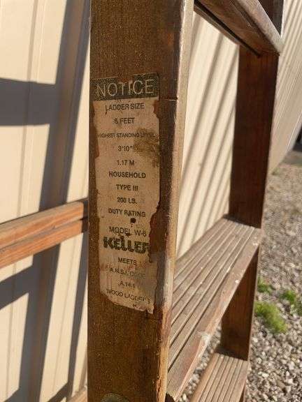 6 ft. Wooden stepladder