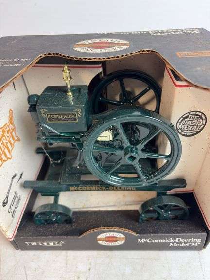 McCormick-Deering Model "M" diecast model engine - 1/6 scale, dirty