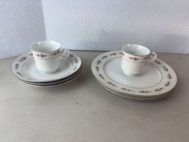 12 Roses Fine China Lg Serving Set