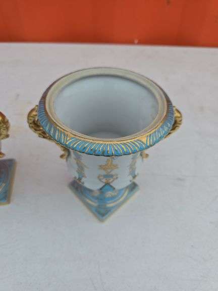 SET OF 2 VINTAGE HANDLED VASES