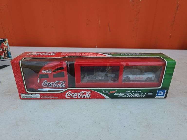 2005 COCA-COLA HOLIDAY CORVETTE CARRIER TRUCK WITH BOX