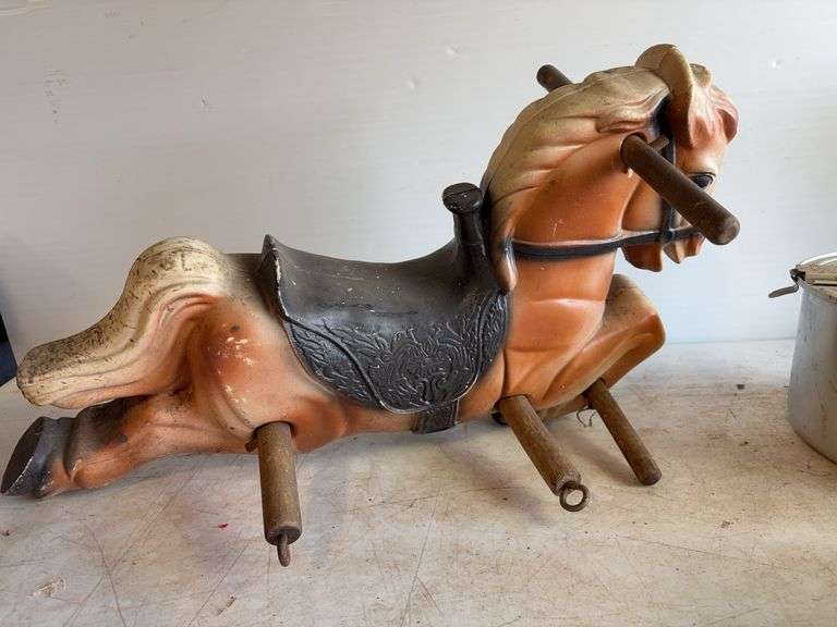 Vintage items - Dietz lantern, other lanterns, and more