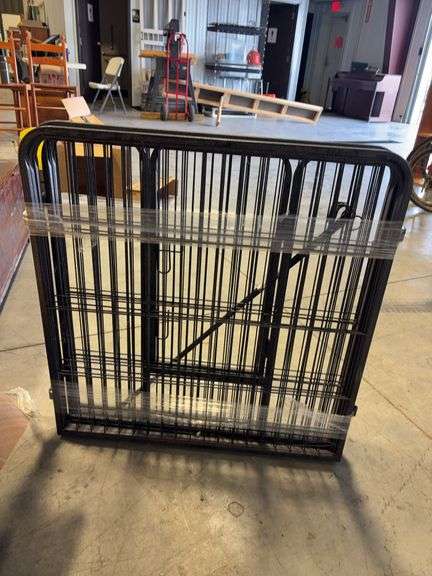 Metal dog cage