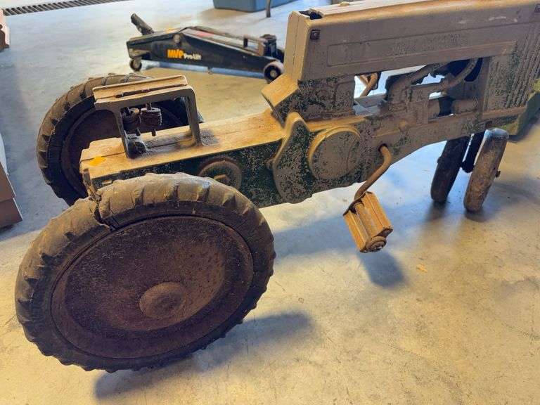 John Deere pedal tractor - missing seat and steering wheel