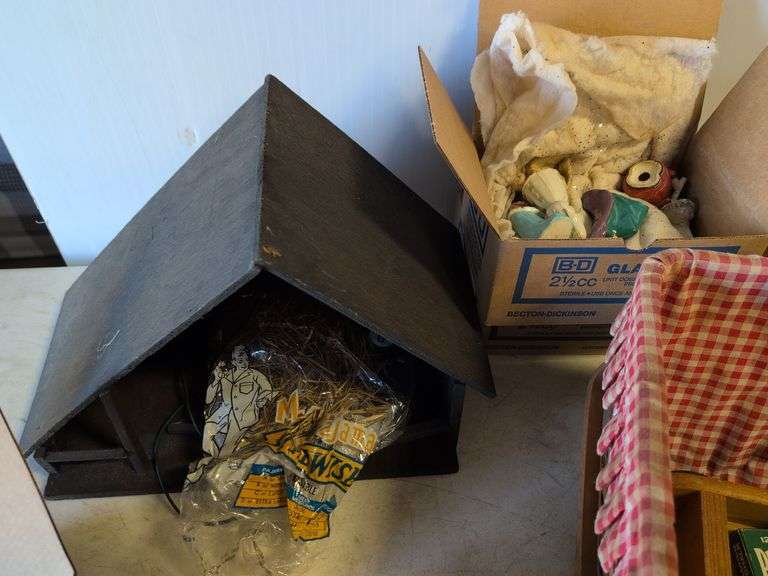 Vintage nativity set, Crayola chalk and crayons, purse, and baskets