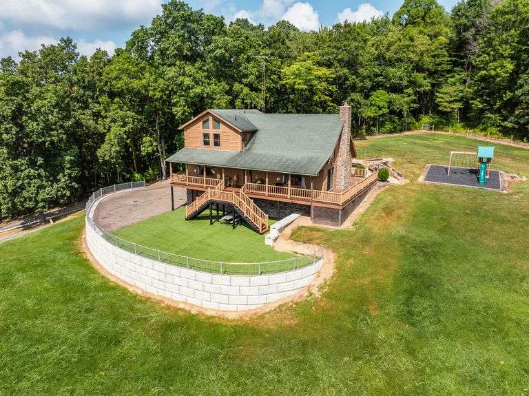 Lodge on 12 Acres with a Million Dollar View, Sold $533,500