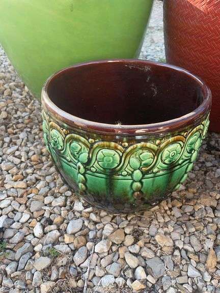 (6) planters - mostly plastic