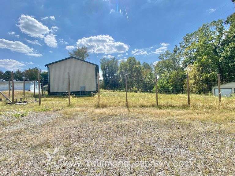 3800 Sq. Ft. Versatile Building, Commercial & Residential Opportunity (Sold $94,600)