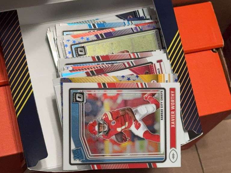Assortment of Sports Cards and Collectable Cards