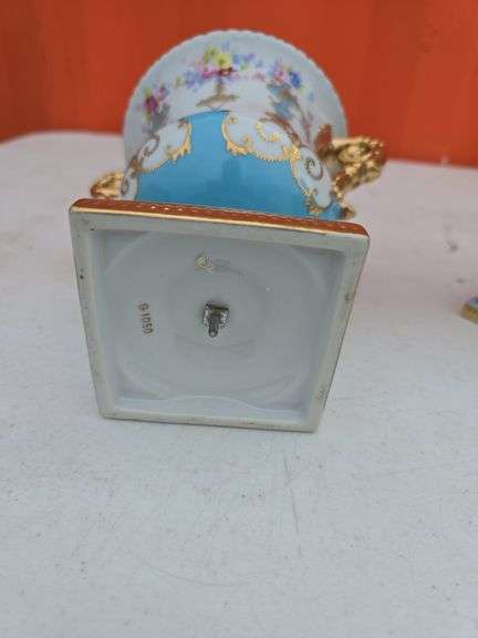 SET OF 2 VINTAGE HANDLED VASES