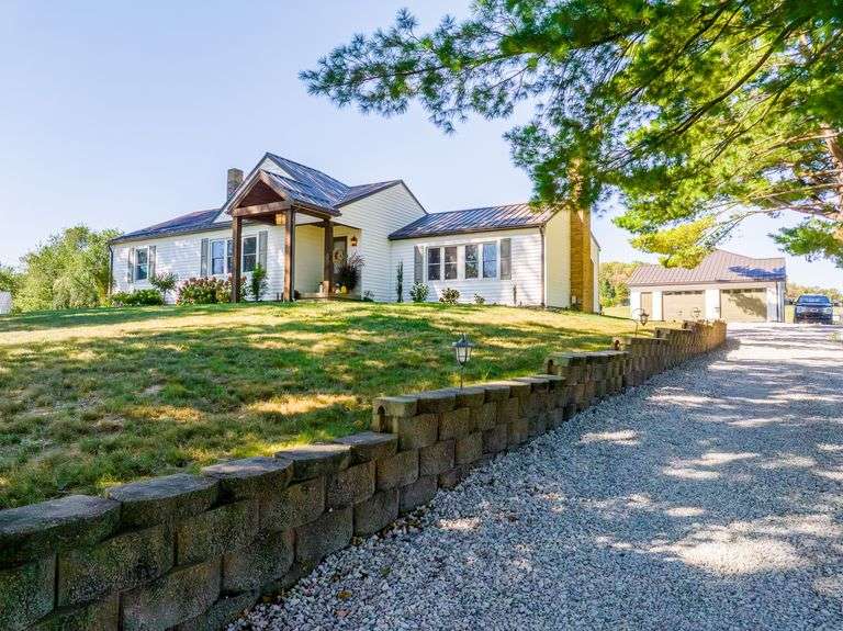 Country Home with Garage 