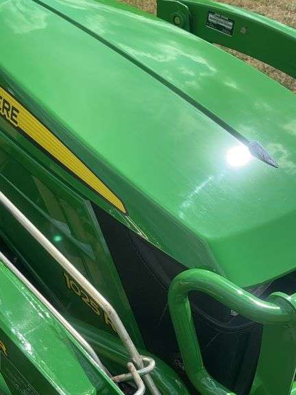 John Deere 1025 R Tractor , (Only 90 Hours ) Sharp Unit !!