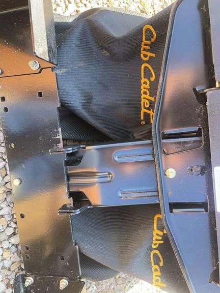 Cub cadet grass catcher Model 19C70020100