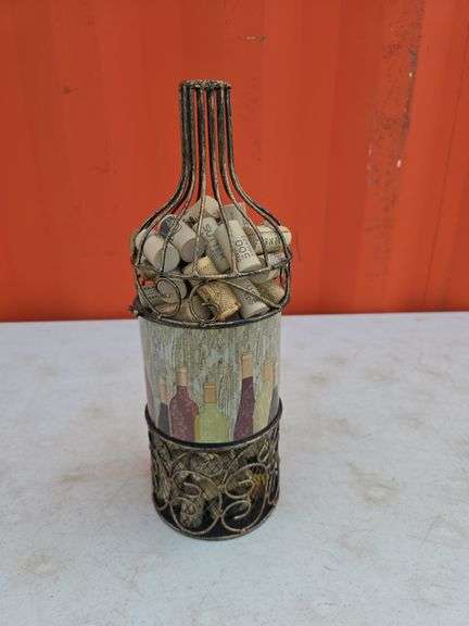 LOT OF BOTTLE CORKS