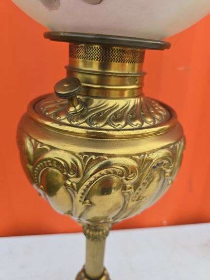 NICE ANTIQUE PARLOR LAMP WITH HAND PAINTED GLOBE