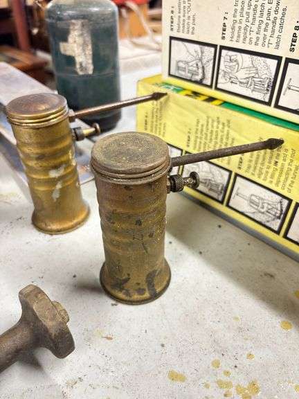 Truck Plugs , Oil Cans