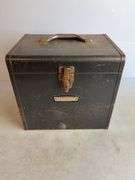 Makita 7 1/4" circular saw with extra blades and carrying case