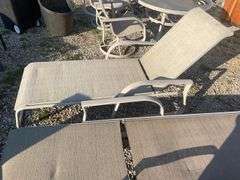 (2) lounge chairs with side table