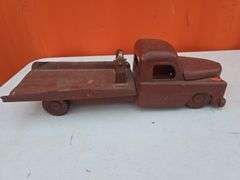 EARLY STRUTCO METAL TOY TRUCK