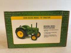 John Deere die-cast model D tractor - 1/16 scale, dirty