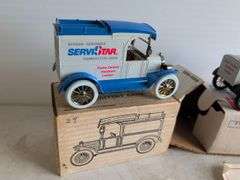 Ertl 1913 Model T delivery bank and ServiStar 1918 runabout bank